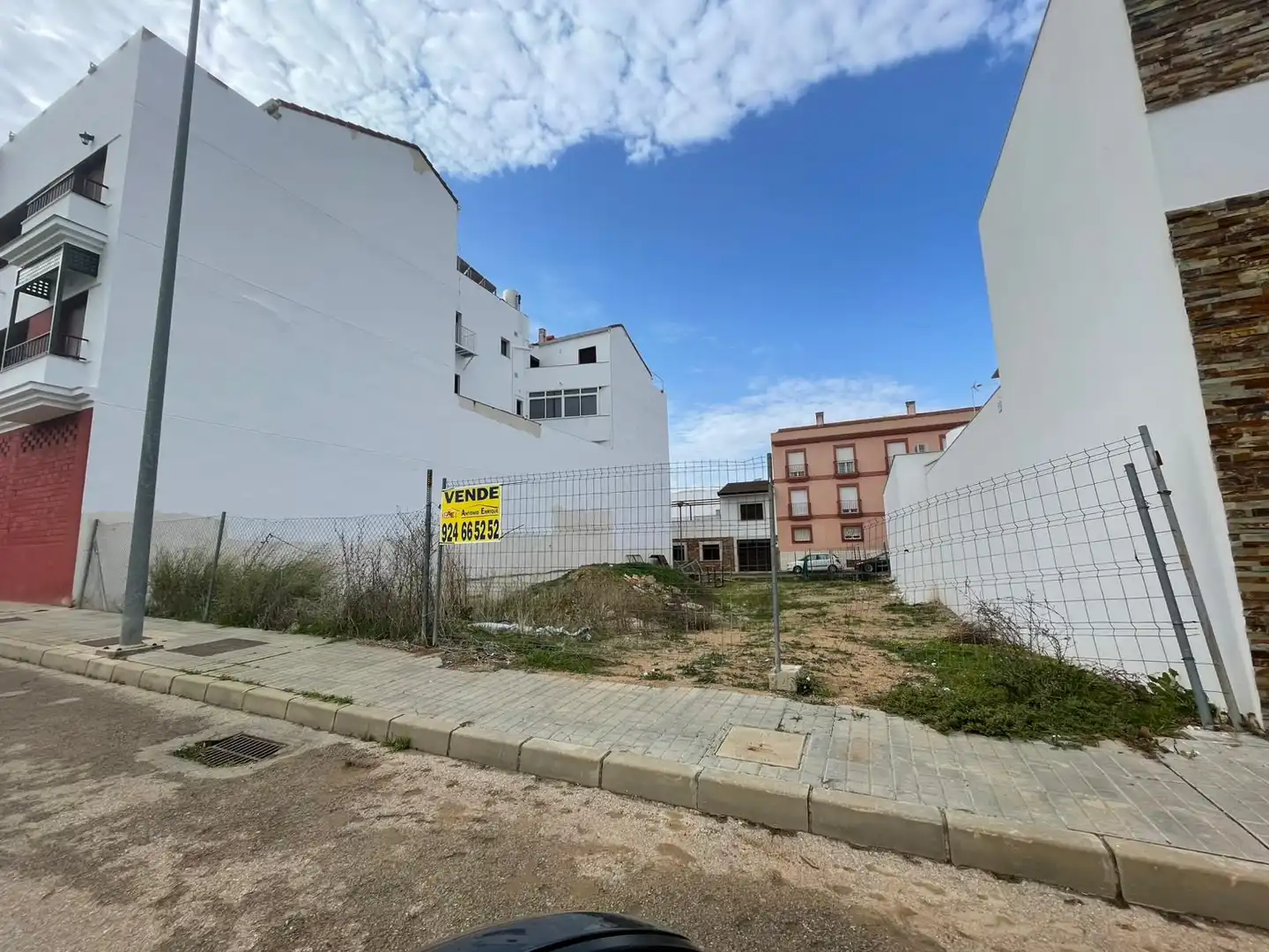 Terreno residencial en venta en Calle Luis de Miranda