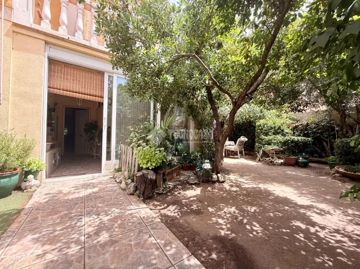 Casa aparellada en venda a Alovera, imagen 2
