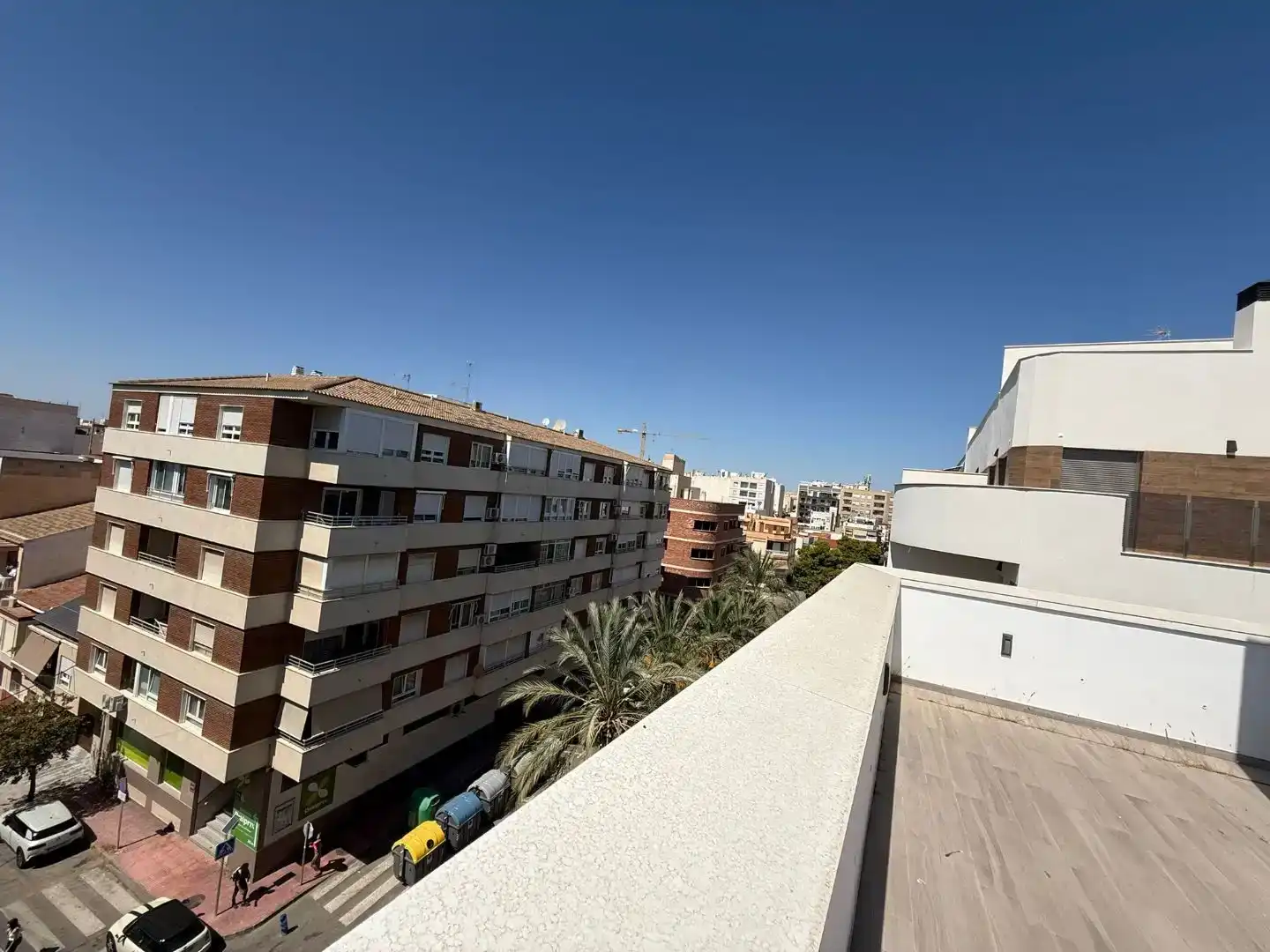 Vista exterior de Àtic de lloguer en Torrevieja amb Aire condicionat