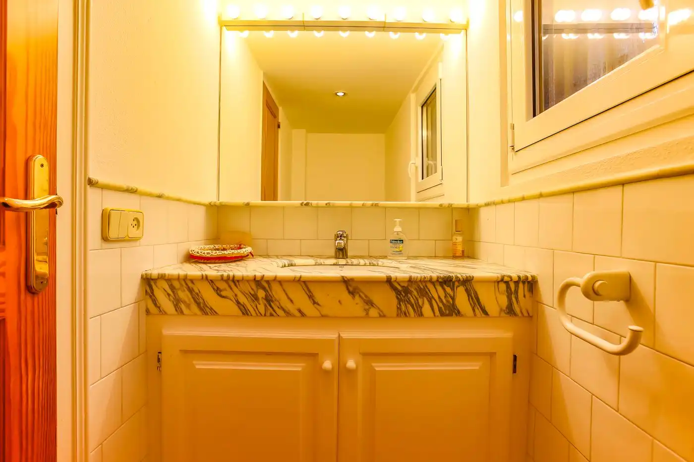 Baño de Finca rústica en venta en Olot con Calefacción, Jardín privado y Terraza