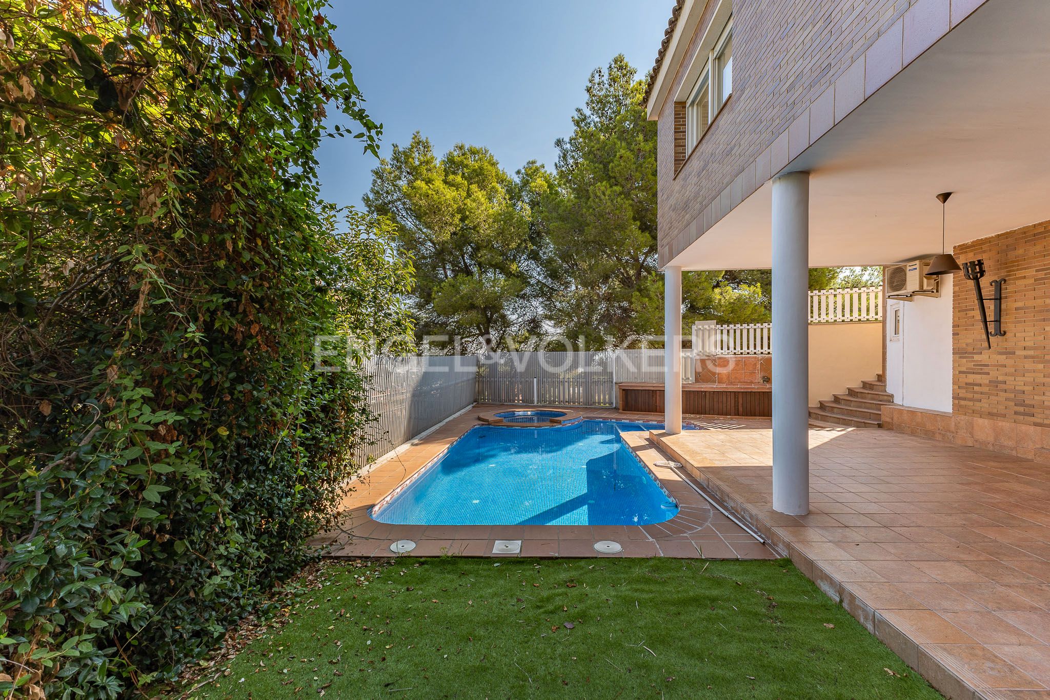 Swimming pool of House or chalet for sale in Sant Quirze del Vallès  with Air Conditioner, Heating and Private garden