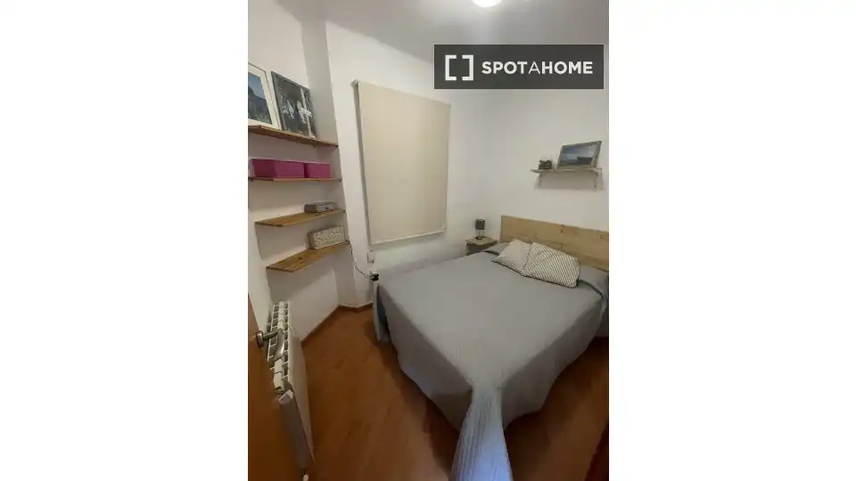 Schlafzimmer von Wohnung zur Miete in Barcelona mit Klimaanlage, Heizung und Möbliert