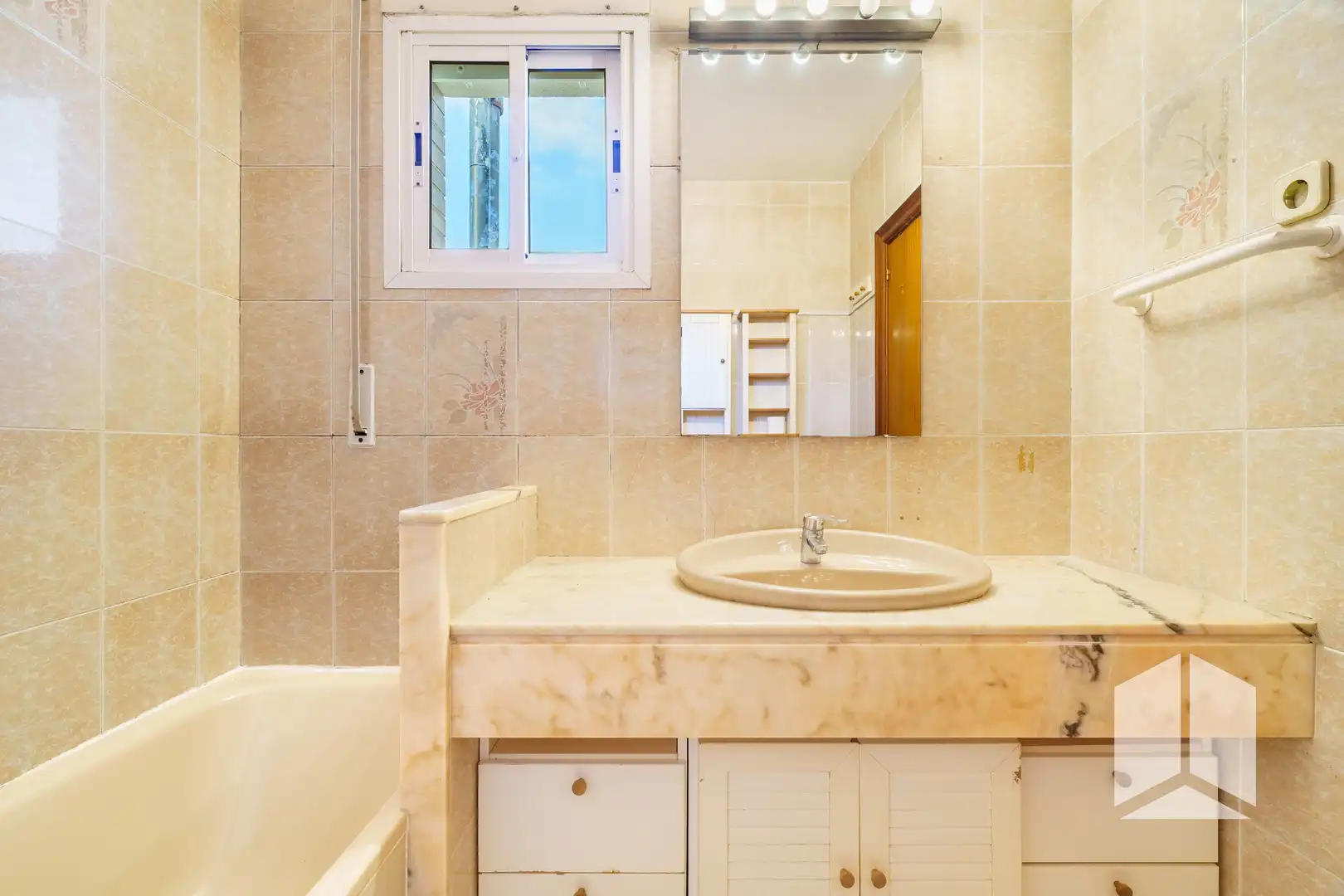 Baño de Casa adosada en venta en Castelldefels con Aire acondicionado, Calefacción y Terraza