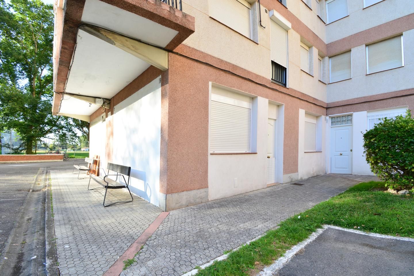 Vista exterior de Planta baja en venta en Laredo con Calefacción y Amueblado