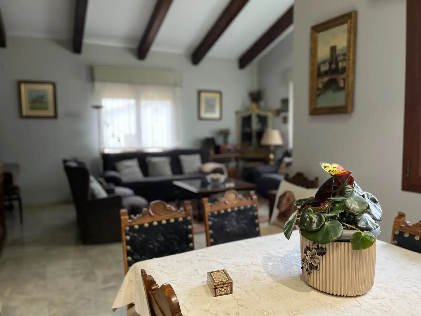 Sala d'estar de Casa o xalet en venda en Zaragoza amb Aire condicionat, Calefacció i Jardí privat