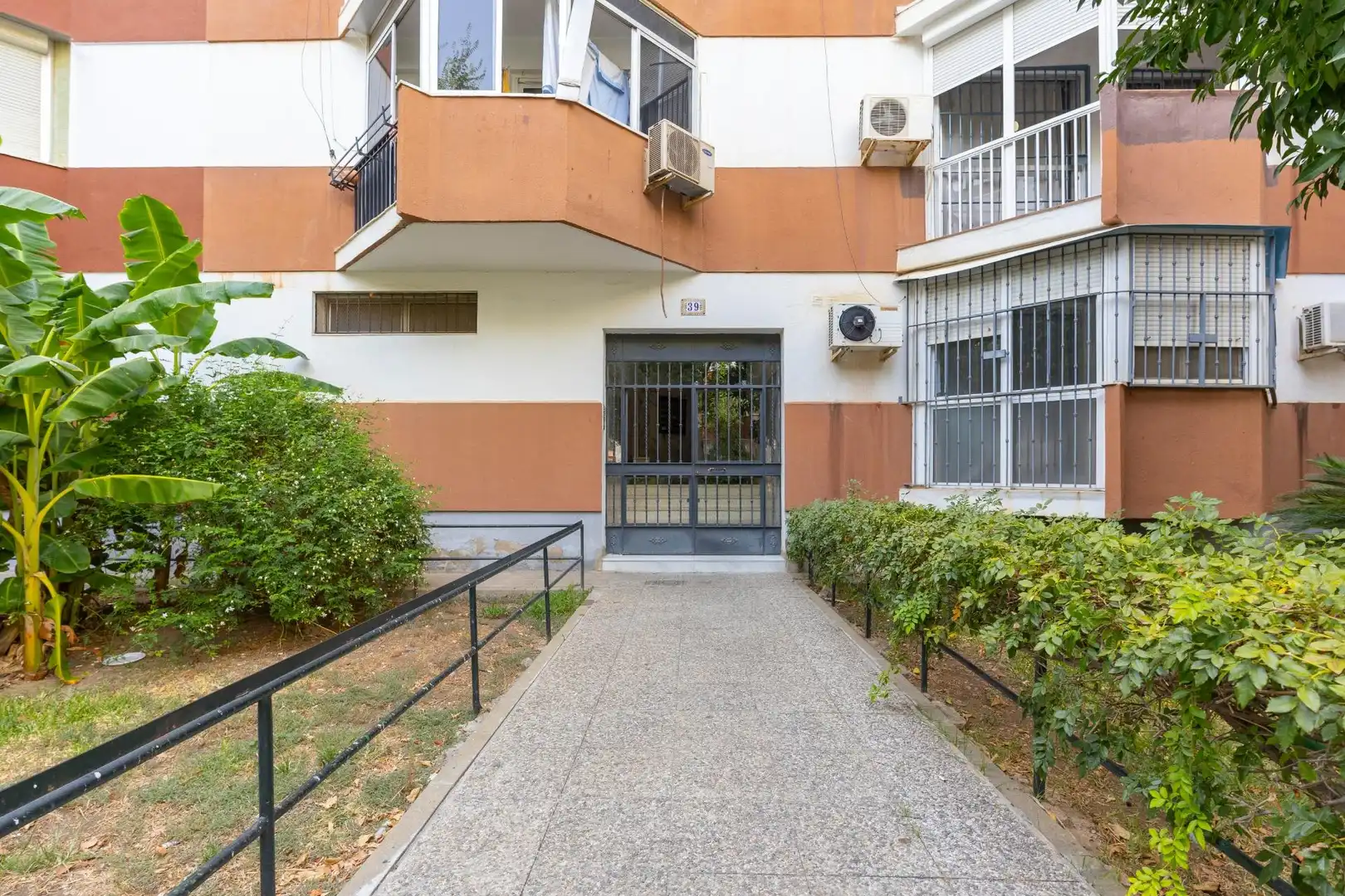 Vista exterior de Piso en venta en Sevilla