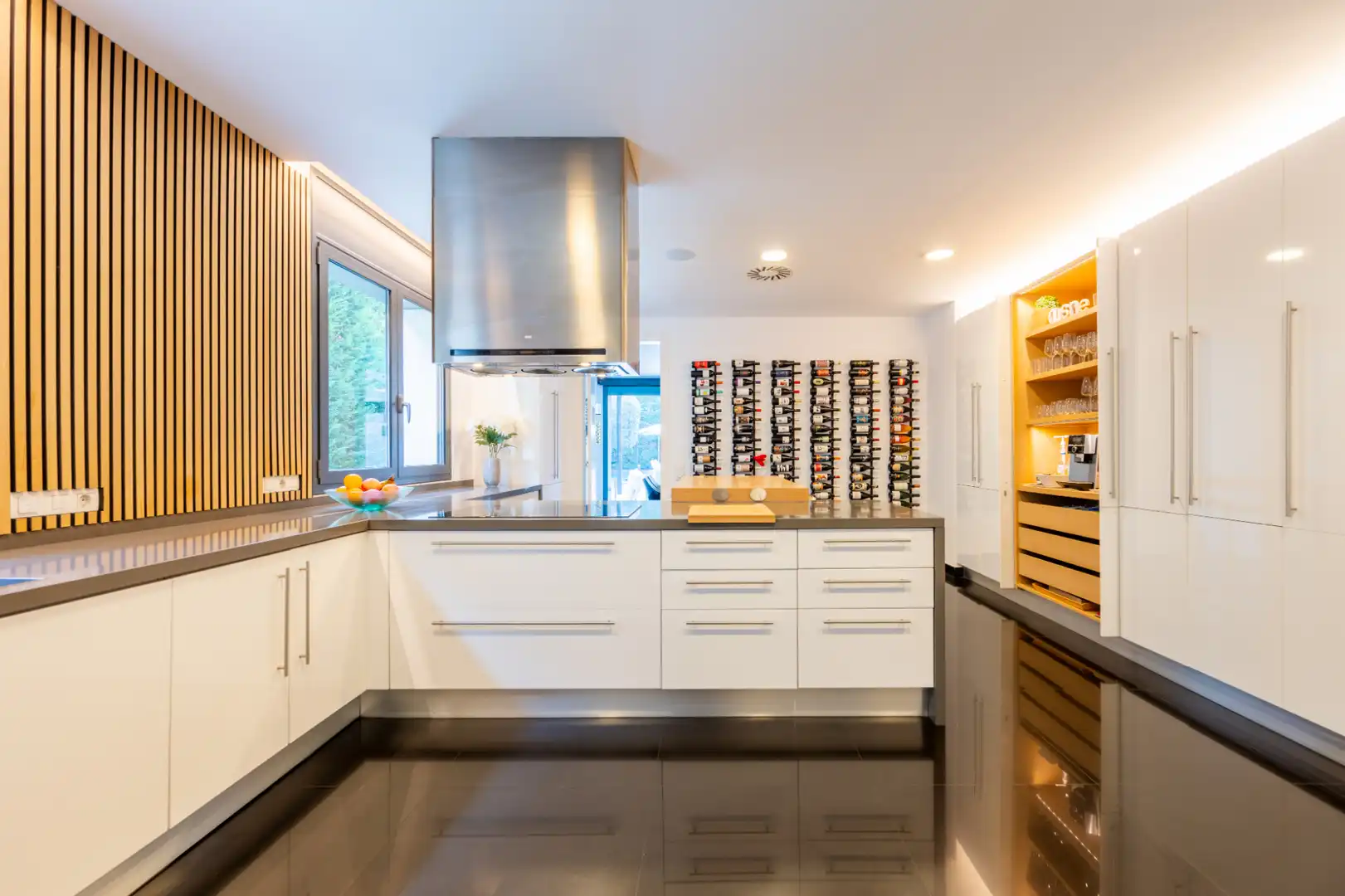 Cocina de Casa o chalet en venta en Sant Cugat del Vallès con Aire acondicionado, Calefacción y Jardín privado