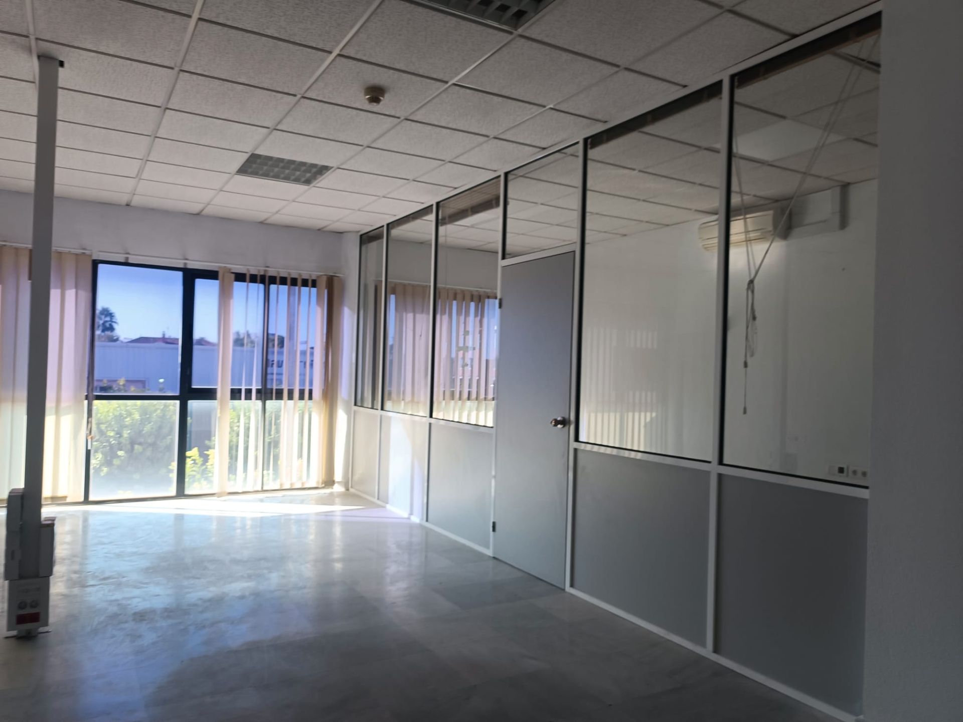 Office for sale in Mairena del Aljarafe  with Air Conditioner