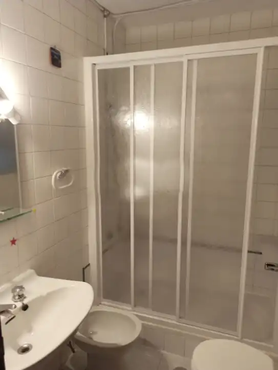 Badezimmer von Wohnung zur Miete in Granada mit Heizung und Möbliert