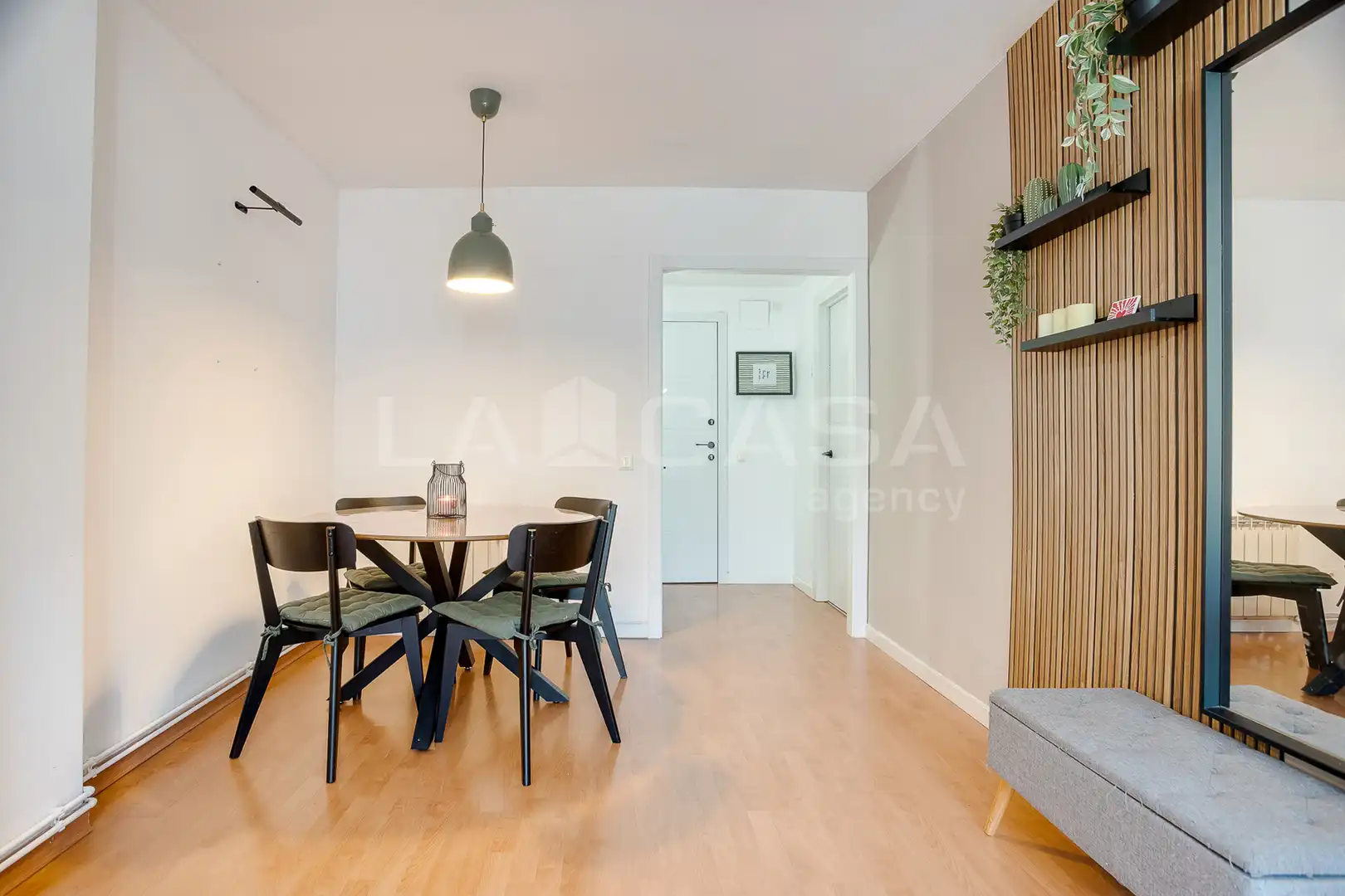 Comedor de Piso en venta en Barcelona con Calefacción, Trastero y Balcón