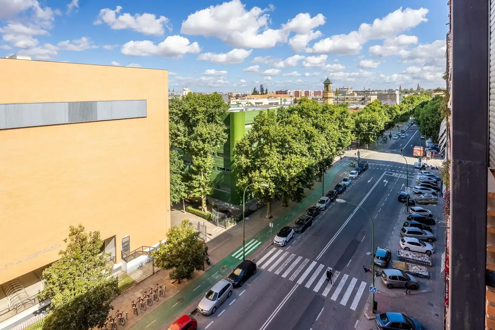 Exterior view of Flat for sale in Sevilla  with Air Conditioner, Terrace and Storage room