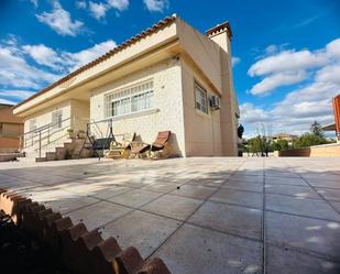 Vista exterior de Casa o xalet en venda en Cartagena amb Aire condicionat, Jardí privat i Terrassa