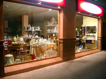 Local comercial en venda a C/ Juan Robledo 12