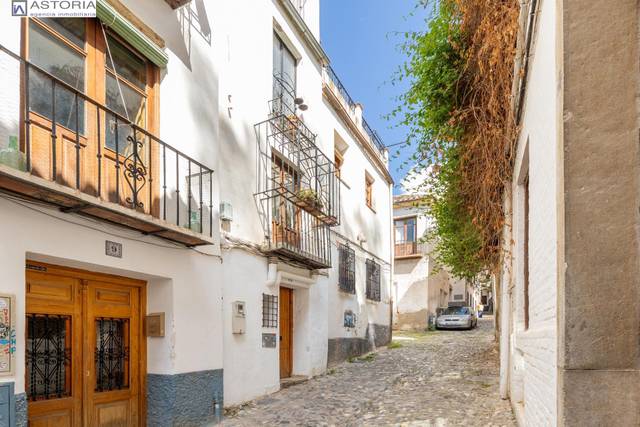 Casa adosada en Venta en  TIÑA en Barrio de Albaicín