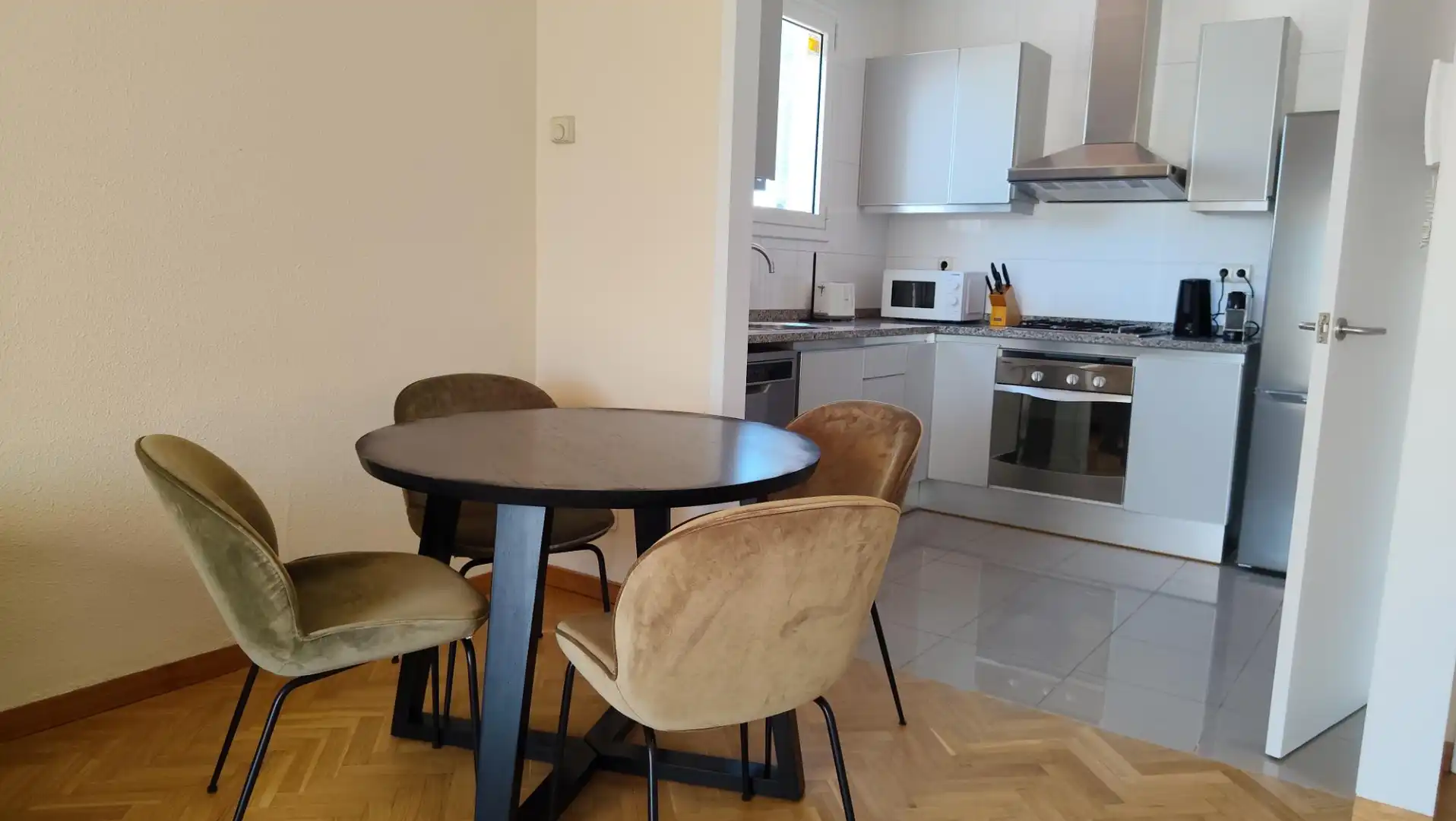 Küche von Wohnung zur Miete in Barcelona mit Klimaanlage, Heizung und Parkett