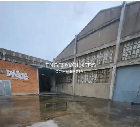 Außenansicht von Fabrikhallen zur Miete in L'Hospitalet de Llobregat