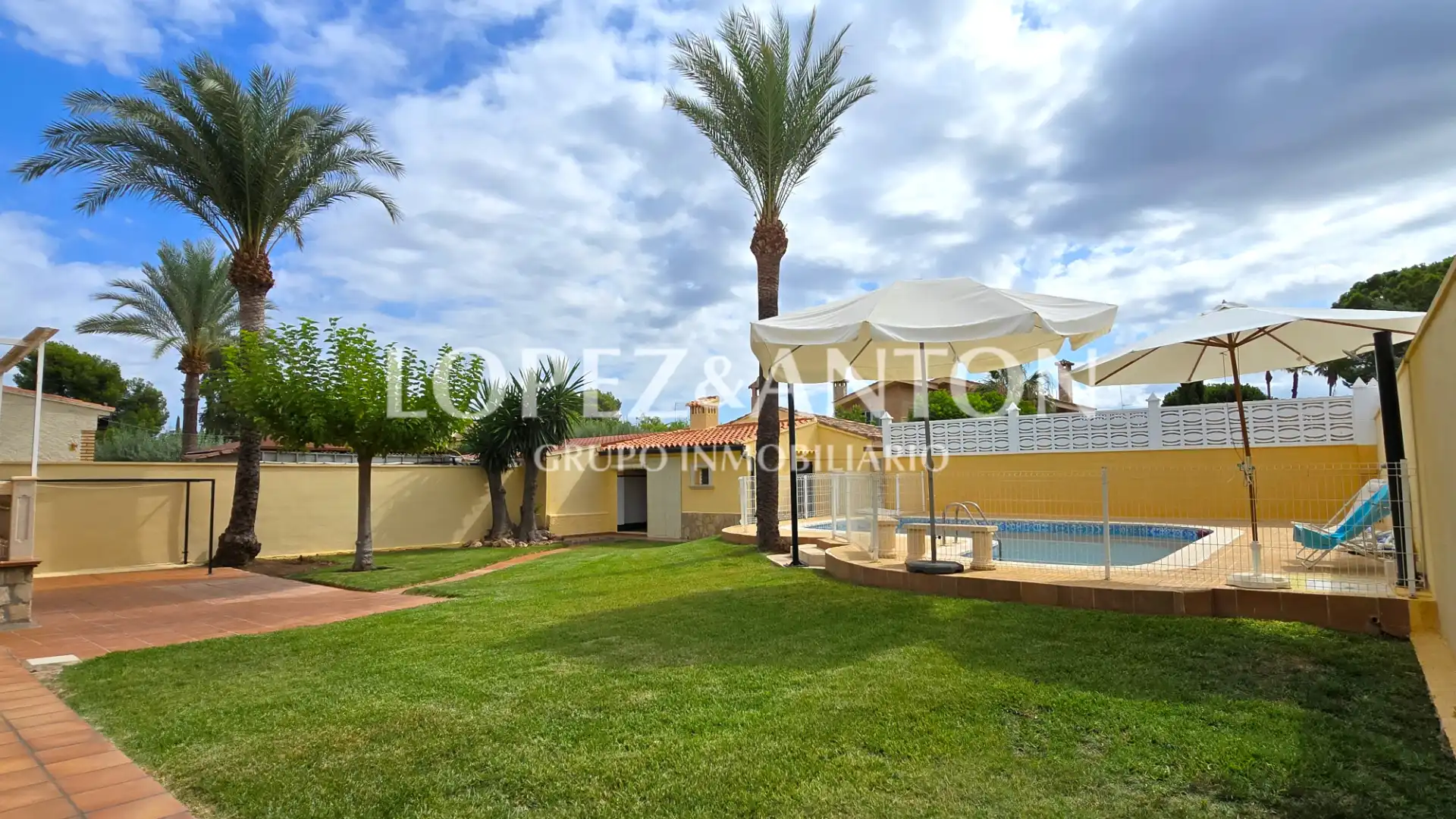 Garden of Houses for sale in L'Eliana  with Air Conditioner, Private garden and Terrace