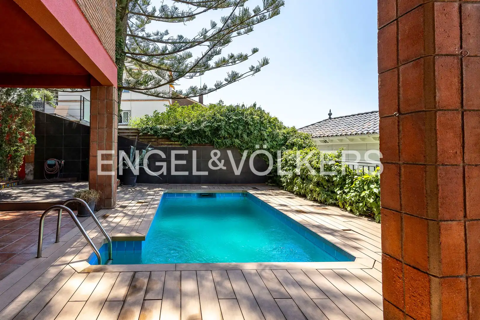 Piscina de Casa o chalet de alquiler en Esplugues de Llobregat con Aire acondicionado, Calefacción y Jardín privado