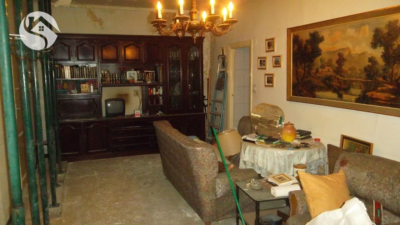 Sala d'estar de Casa adosada en venda en Cuenca Capital amb Terrassa