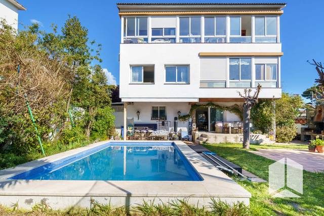 Casa-chalet en Venta en Montmar