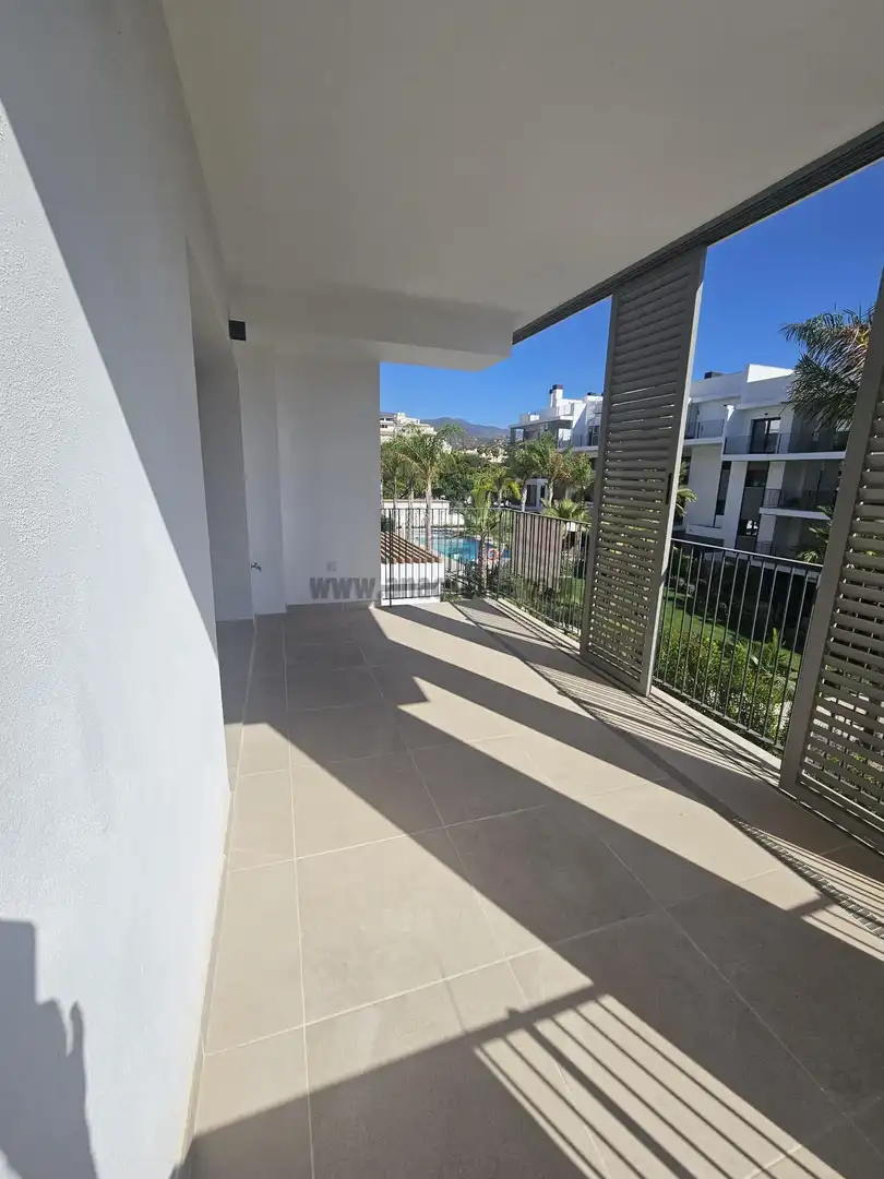 Apartament amb piscina en venda a Carlos Cano 16
