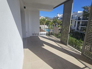 Apartament amb piscina en venda a Carlos Cano 16