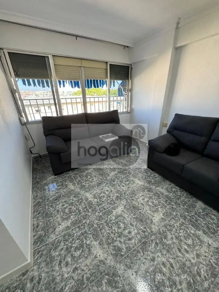 Living room of Flat for rent in Sevilla  with Air Conditioner and Furnished