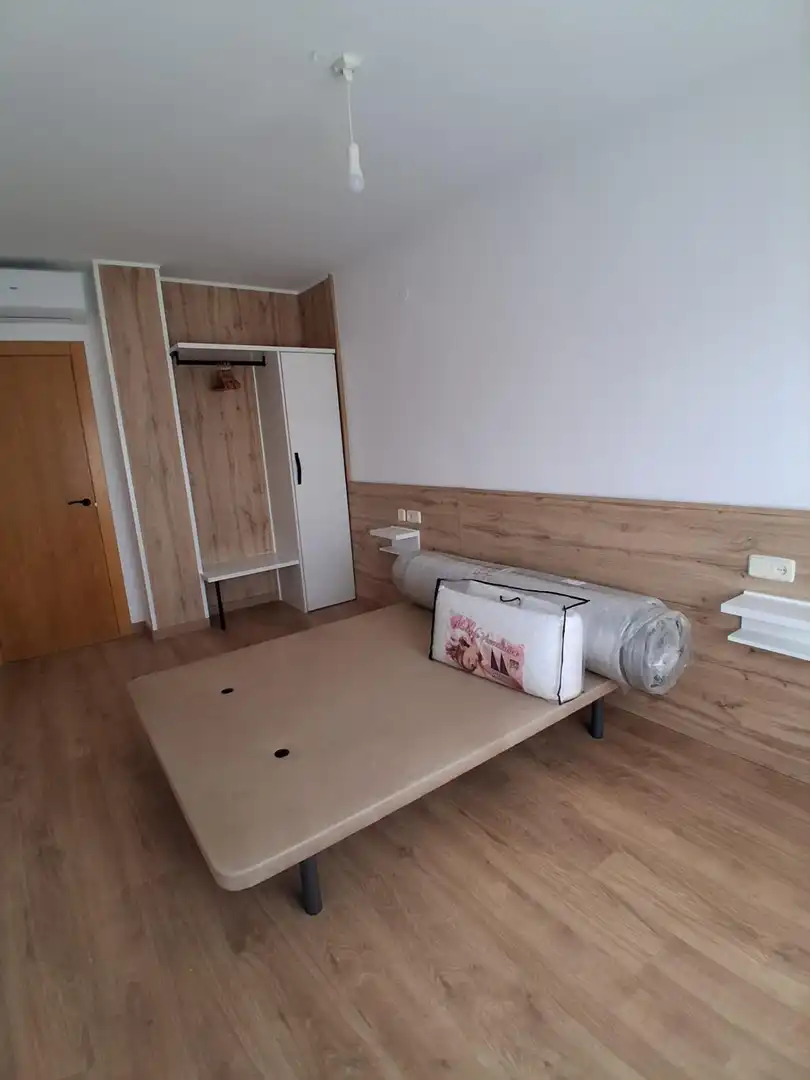 Habitación de Apartamento en venta en Albacete con Aire acondicionado, Calefacción y Amueblado