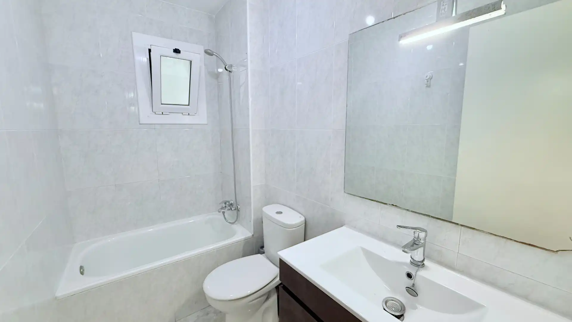 Baño de Piso en venta en Manresa con Calefacción, Parquet y Balcón