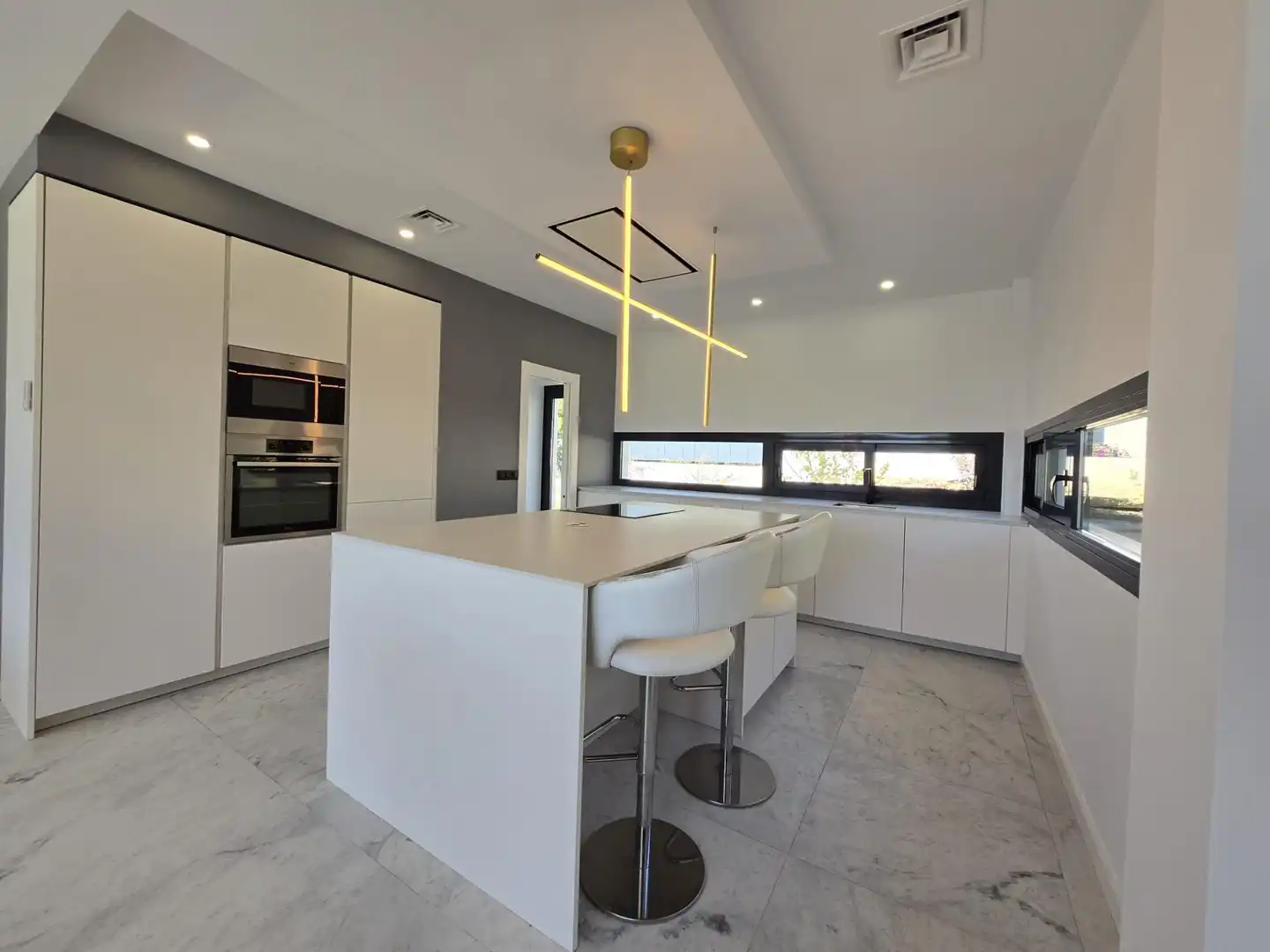 Cocina de Casa o chalet de alquiler en Finestrat con Aire acondicionado, Calefacción y Jardín privado