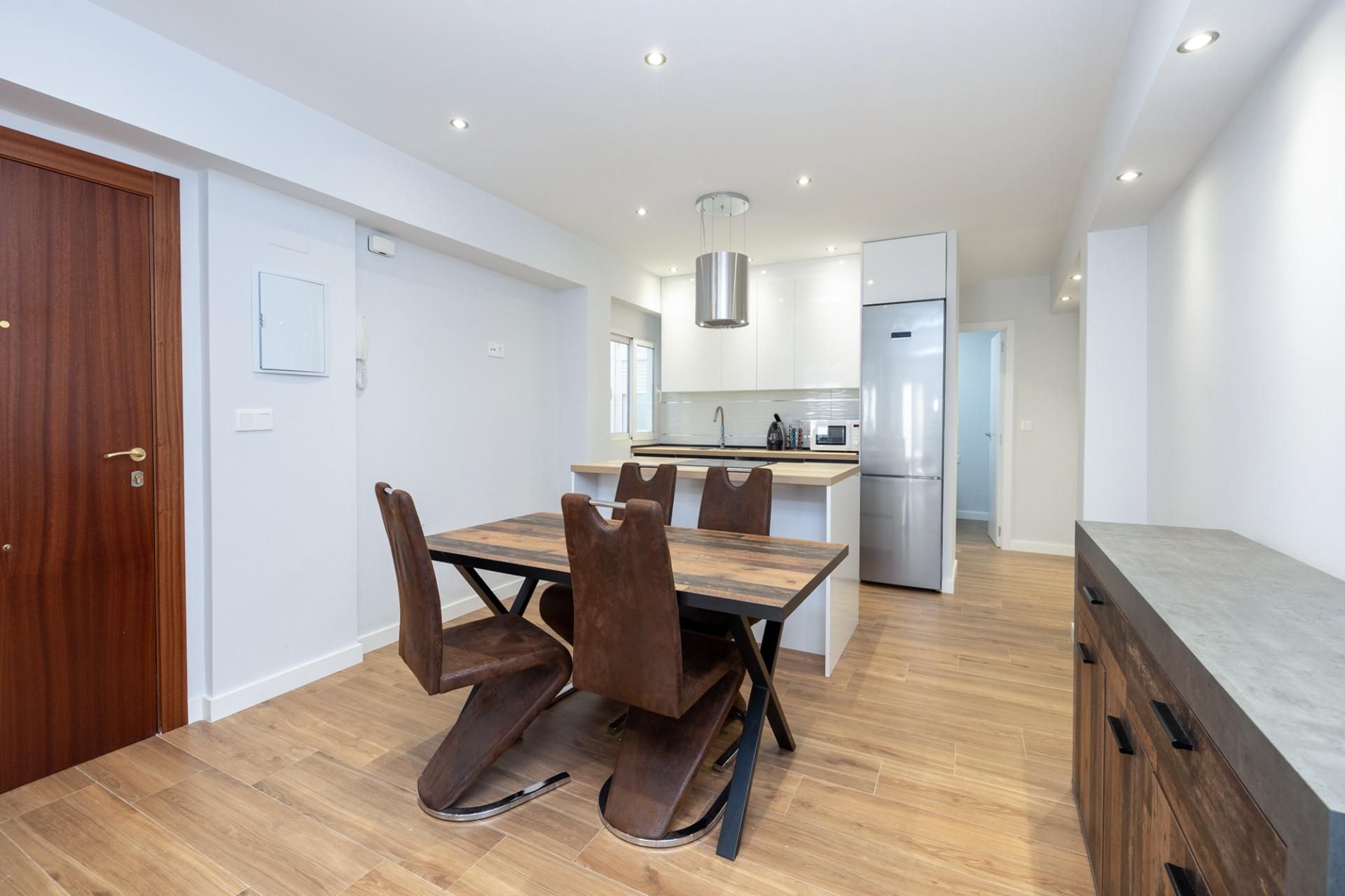 Comedor de Piso en venta en  Granada Capital con Calefacción y Balcón