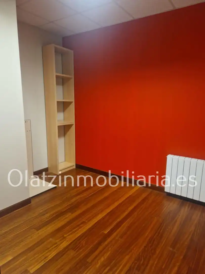 Habitación de Oficina de alquiler en Balmaseda
