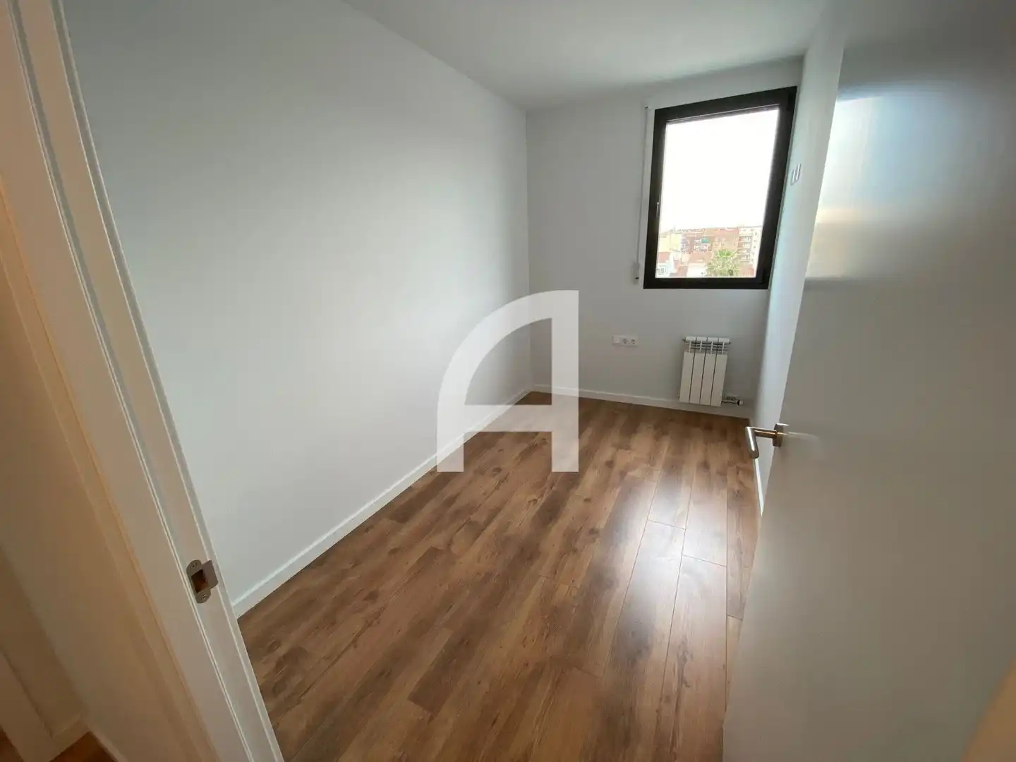 Habitación de Piso en venta en Terrassa con Aire acondicionado, Calefacción y Terraza