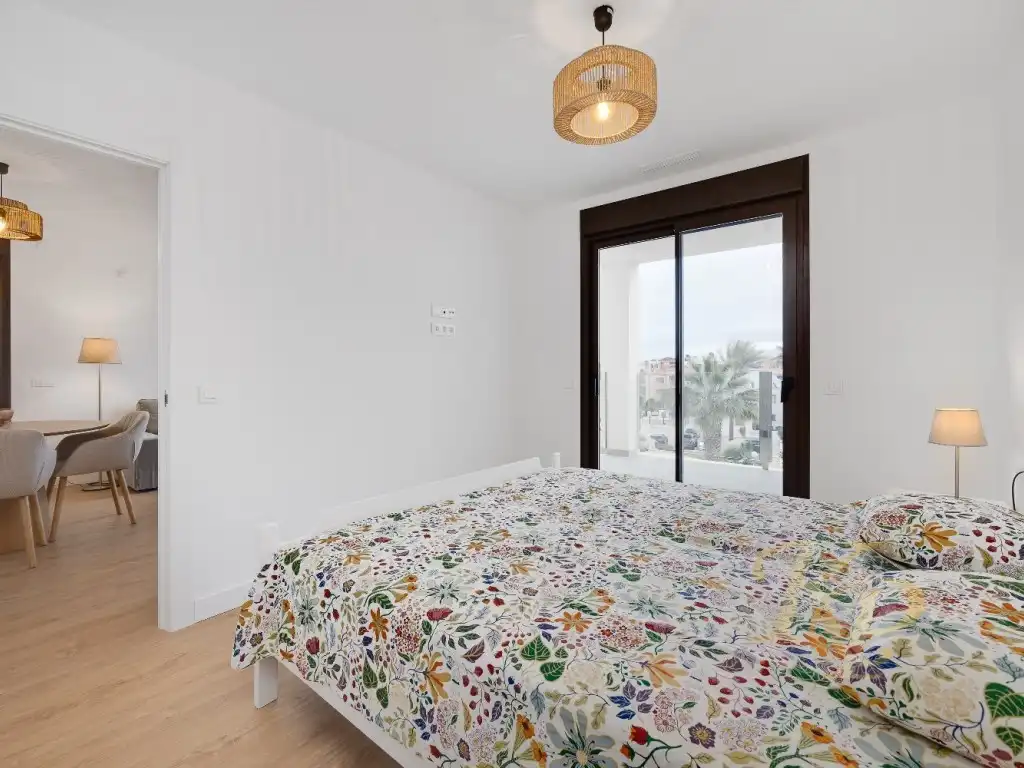 Dormitori de Apartament en venda en Orihuela amb Aire condicionat i Jardí privat