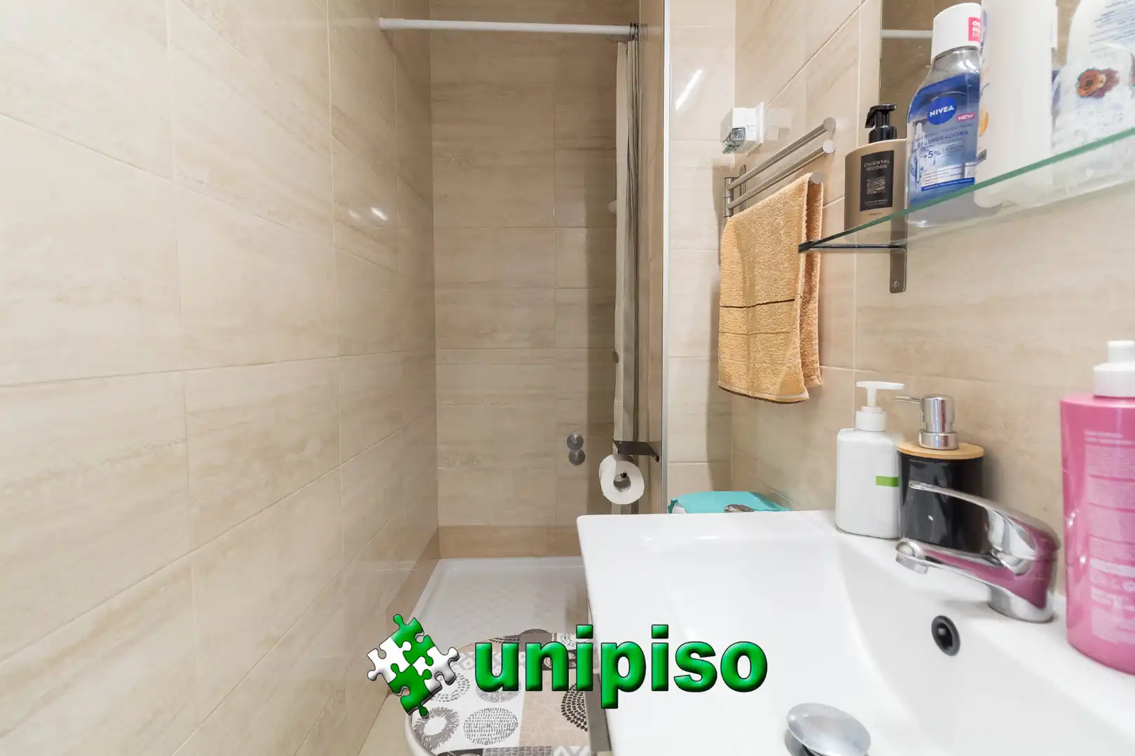Bathroom of Flat for sale in Getafe  with Air Conditioner, Heating and Terrace