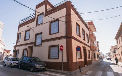 Vista exterior de Casa o xalet en venda en Socuéllamos amb Calefacció, Terrassa i Balcó