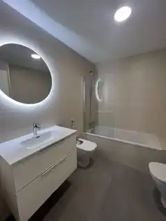 Badezimmer von Wohnung zum Verkauf in Oleiros mit Heizung, Privatgarten und Abstellraum