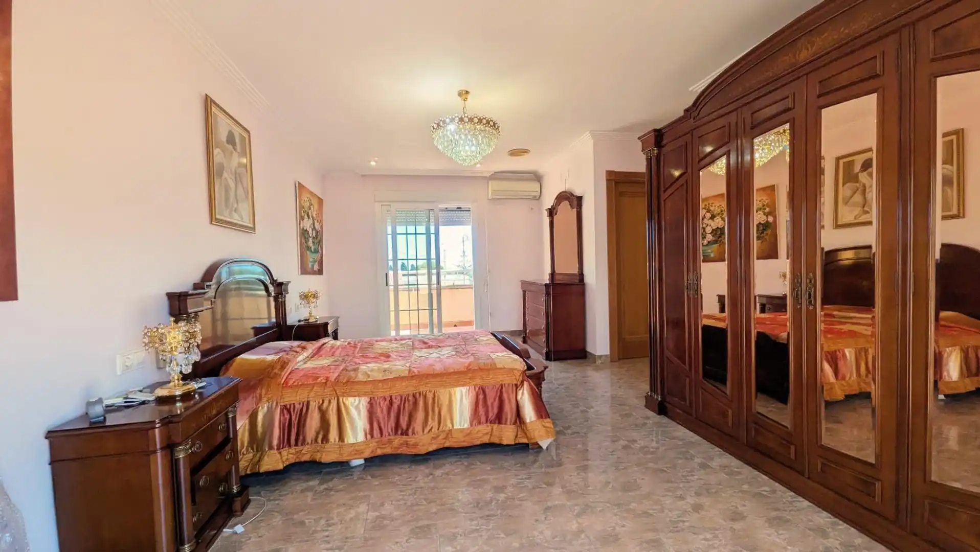 Bedroom of Detached homes for sale in L'Alfàs del Pi