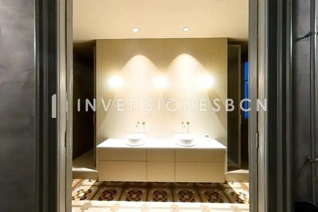 Flat for rent in Calle TRAFALGAR, Sant Pere, Sta. Caterina i la Ribera