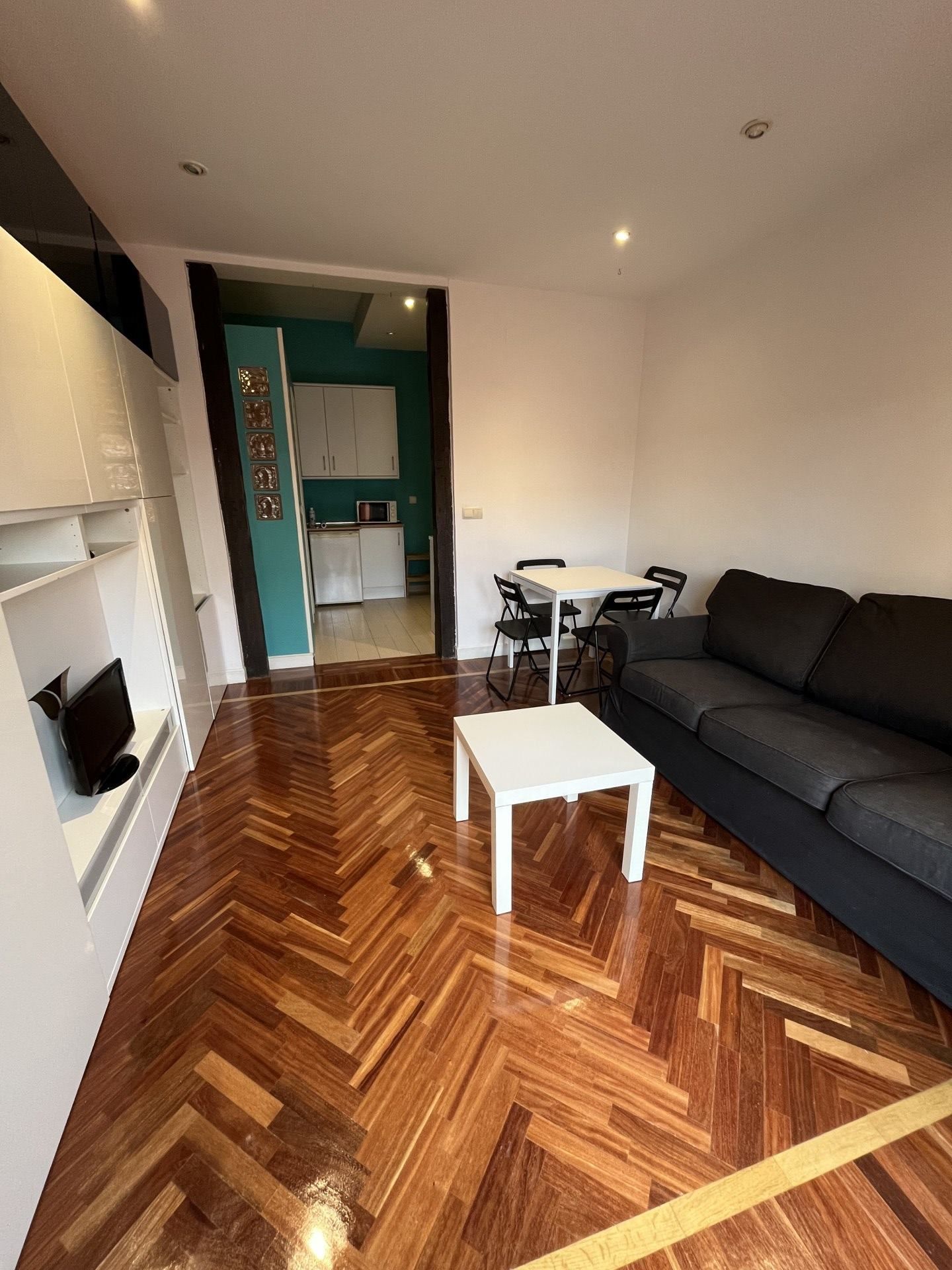 Estudio de alquiler en DOS DE MAYO, Universidad - Malasaña
