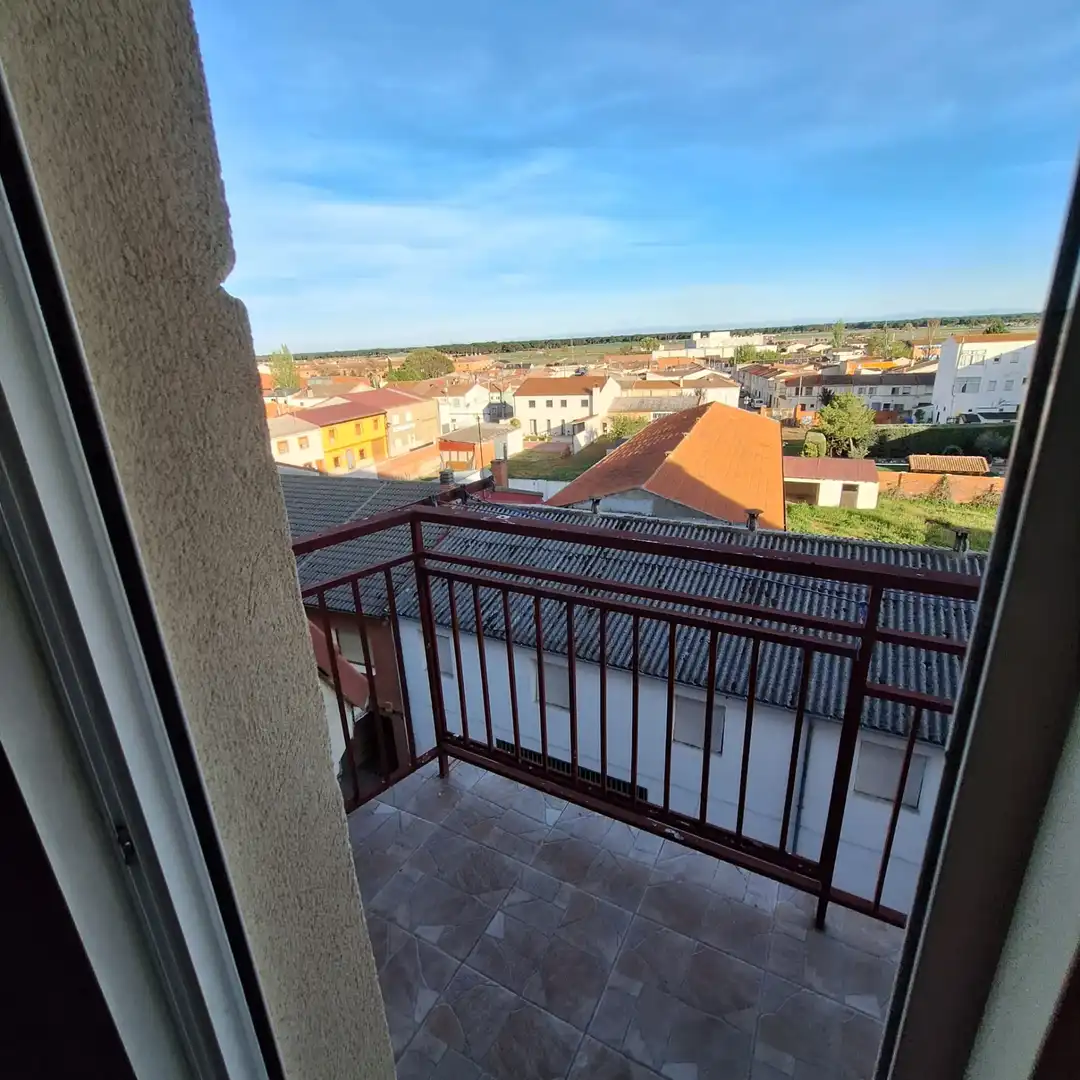 Terraza de Piso en venta en Íscar con Calefacción, Terraza y Amueblado