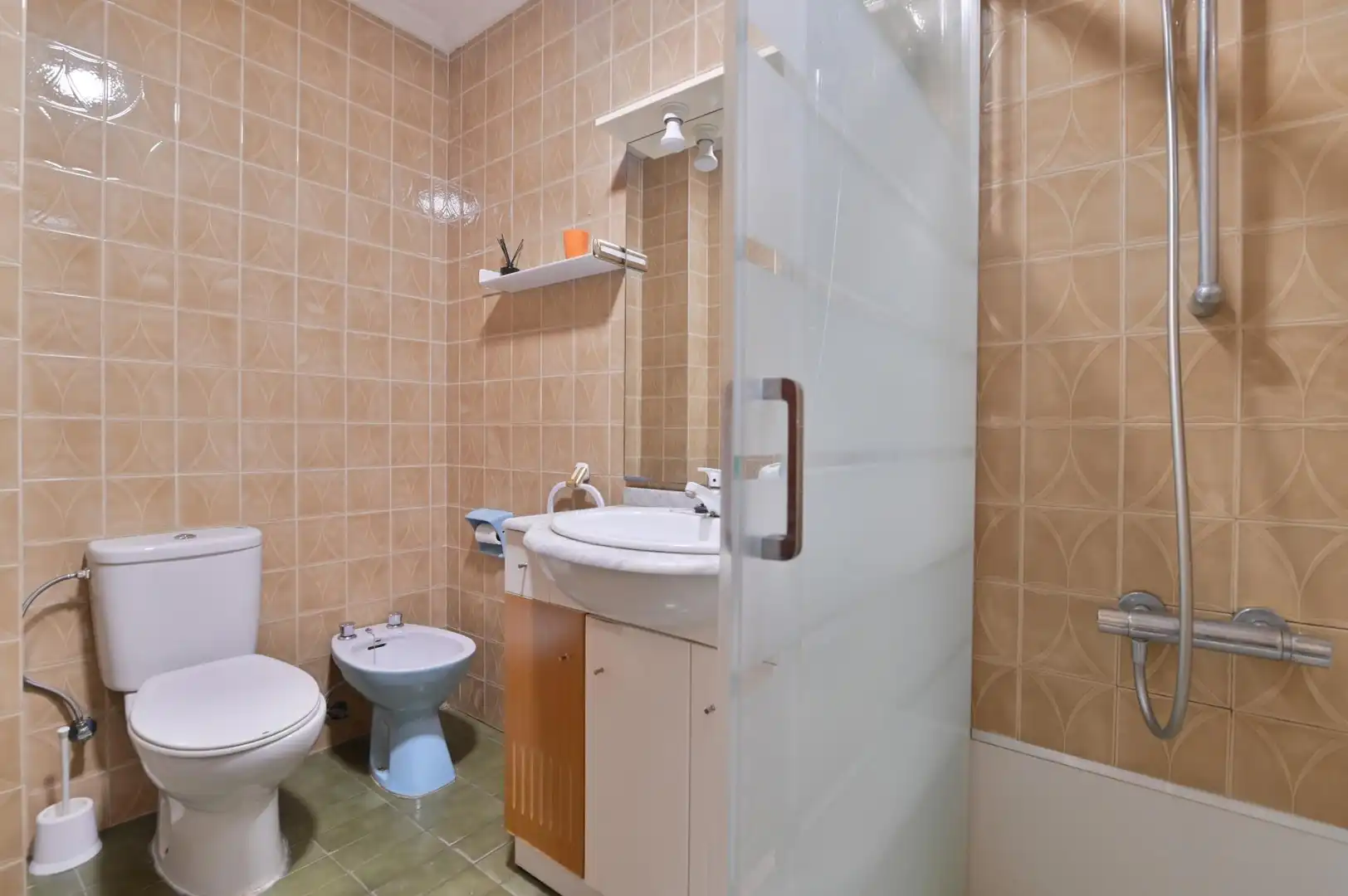 Baño de Piso en venta en Galdakao con Calefacción, Trastero y Balcón