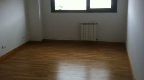 Foto 2 de Piso en venta en C/ Monet, Nalda, La Rioja