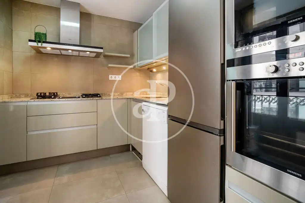 Cocina de Piso de alquiler en Valencia con Aire acondicionado, Calefacción y Terraza