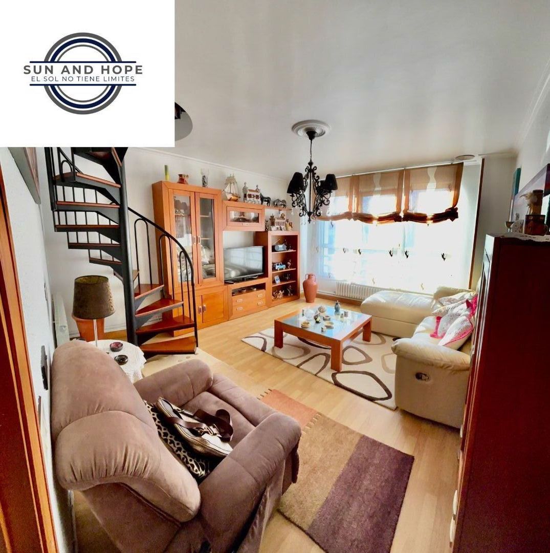 Living room of Duplex for sale in Lugo Capital  with Heating, Parquet flooring and Furnished