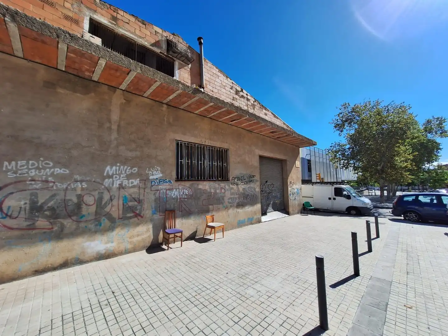 Vista exterior de Local en venda en Sabadell