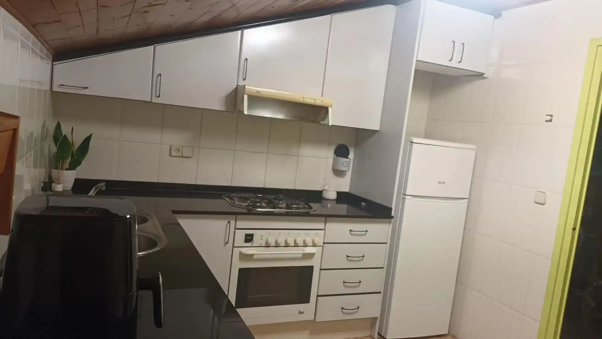 Cuina de Pis en venda en Arén amb Aire condicionat, Parquet i Traster