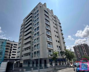 Exterior view of Flat to rent in León Capital   with Heating, Terrace and Storage room