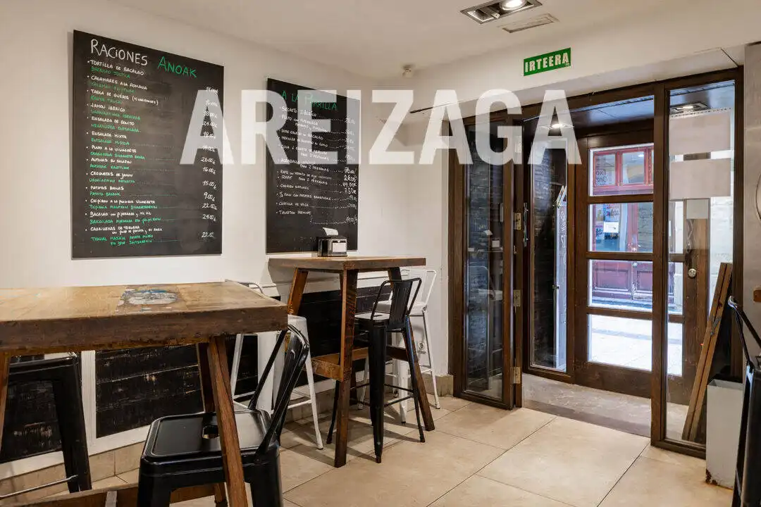 Local en venda en Donostia - San Sebastián  amb Moblat