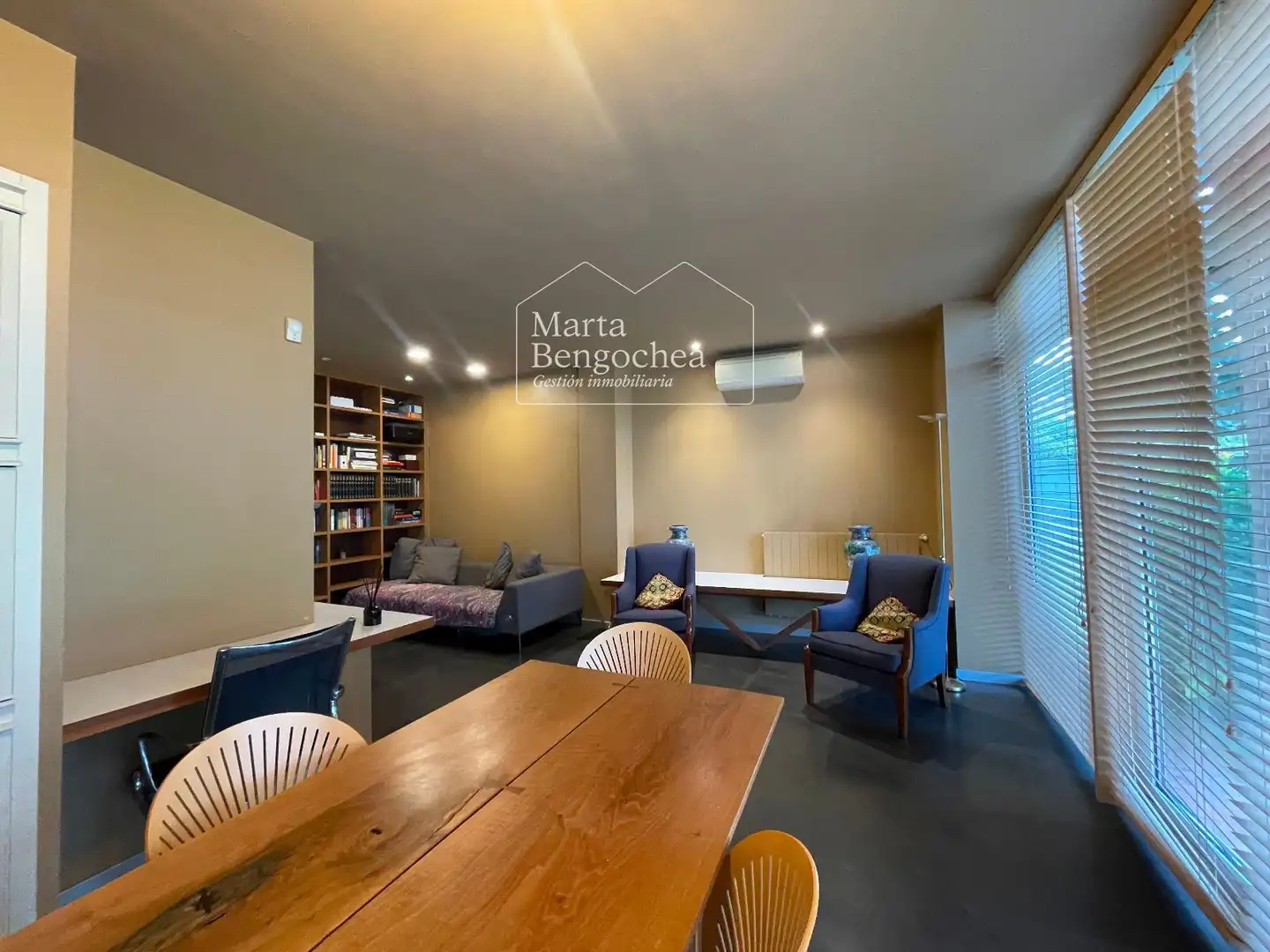 Casa adosada en venta en CALLE MENDIZABALA, Mendizorrotza - Armentia